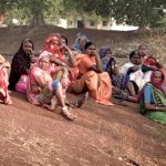 पथर्रा की दादियां... एक गांव, एक फैक्‍ट्री और संघर्ष की कहानियां