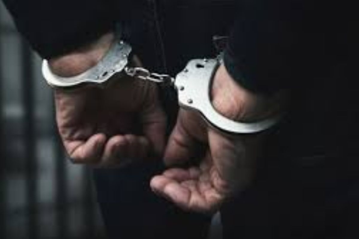 Turkish journalists arrested