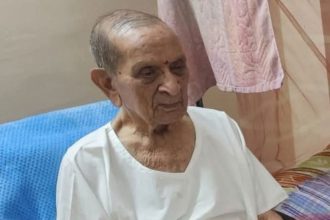 Shantaram passed away